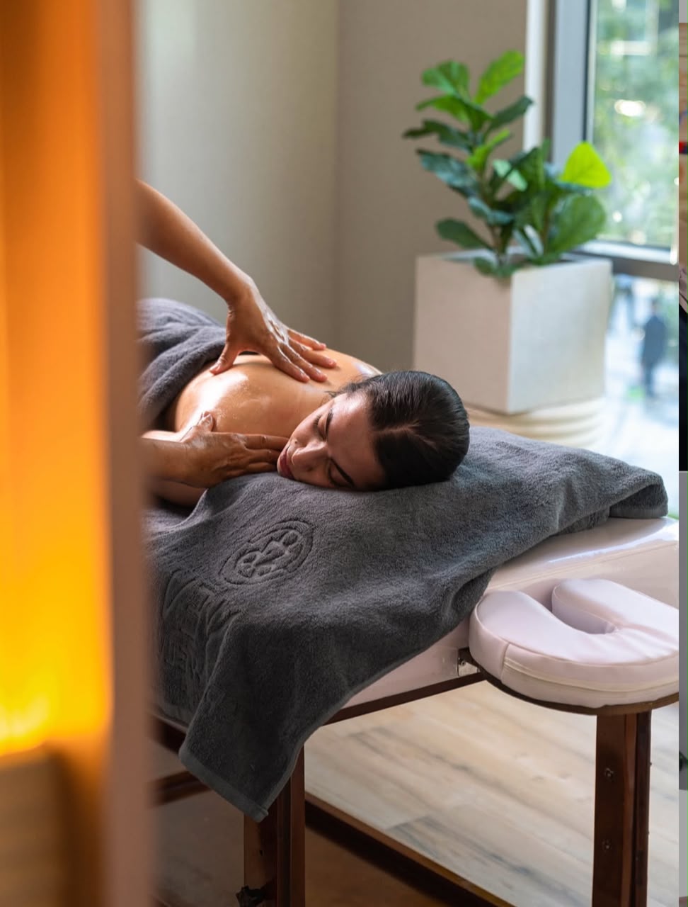 Fullmoon Massage Spa professional session